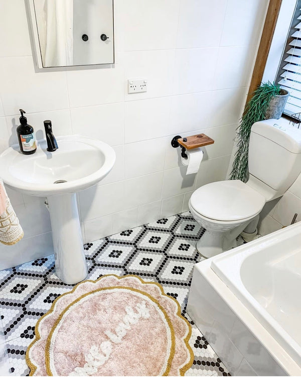 DIY Studio Bathroom Makeover!