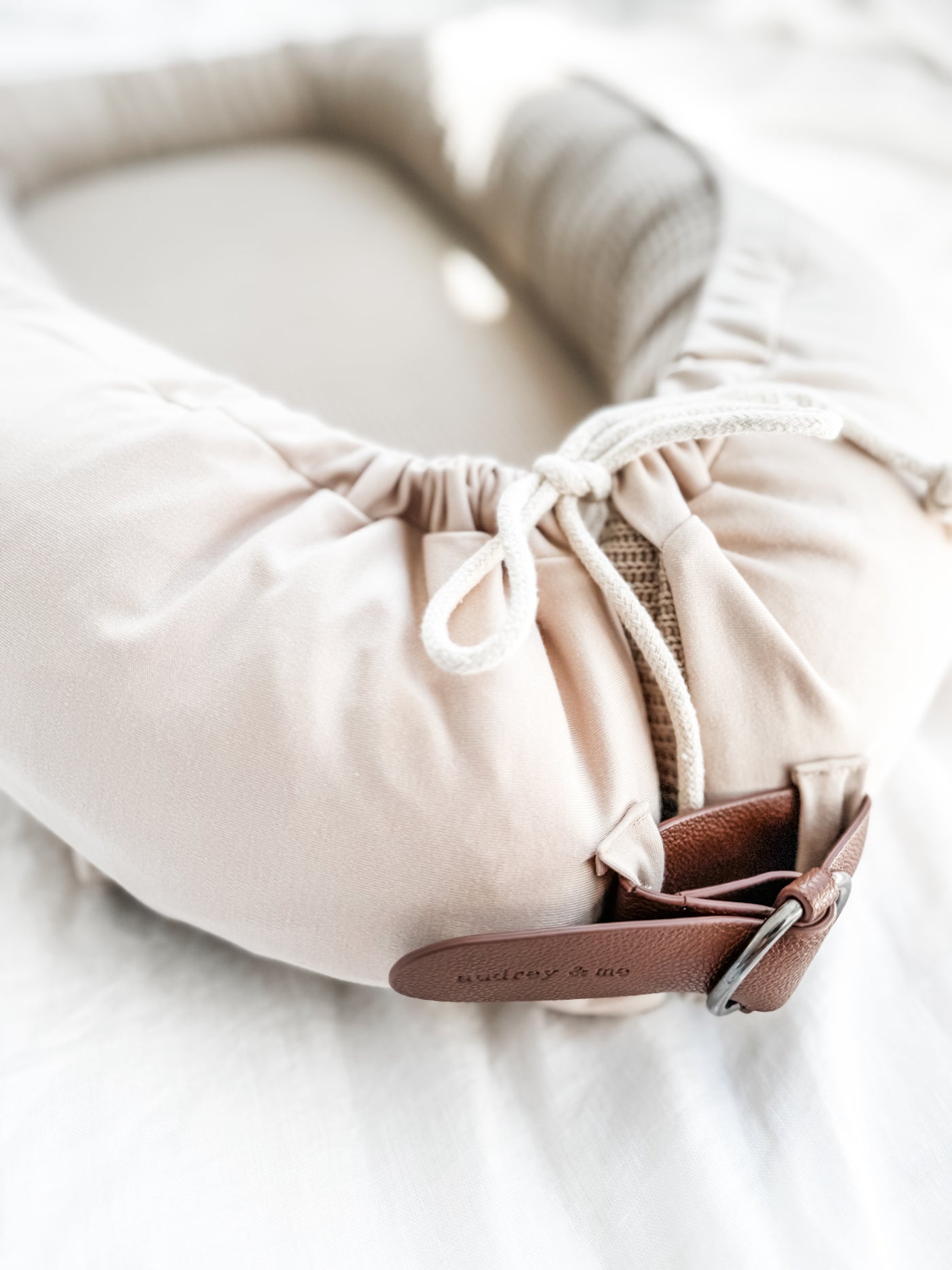 Baby Nest - Knitted Taupe - Audrey & Me