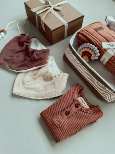 Personalised Baby Gift Box - Knit Blanket - Girl