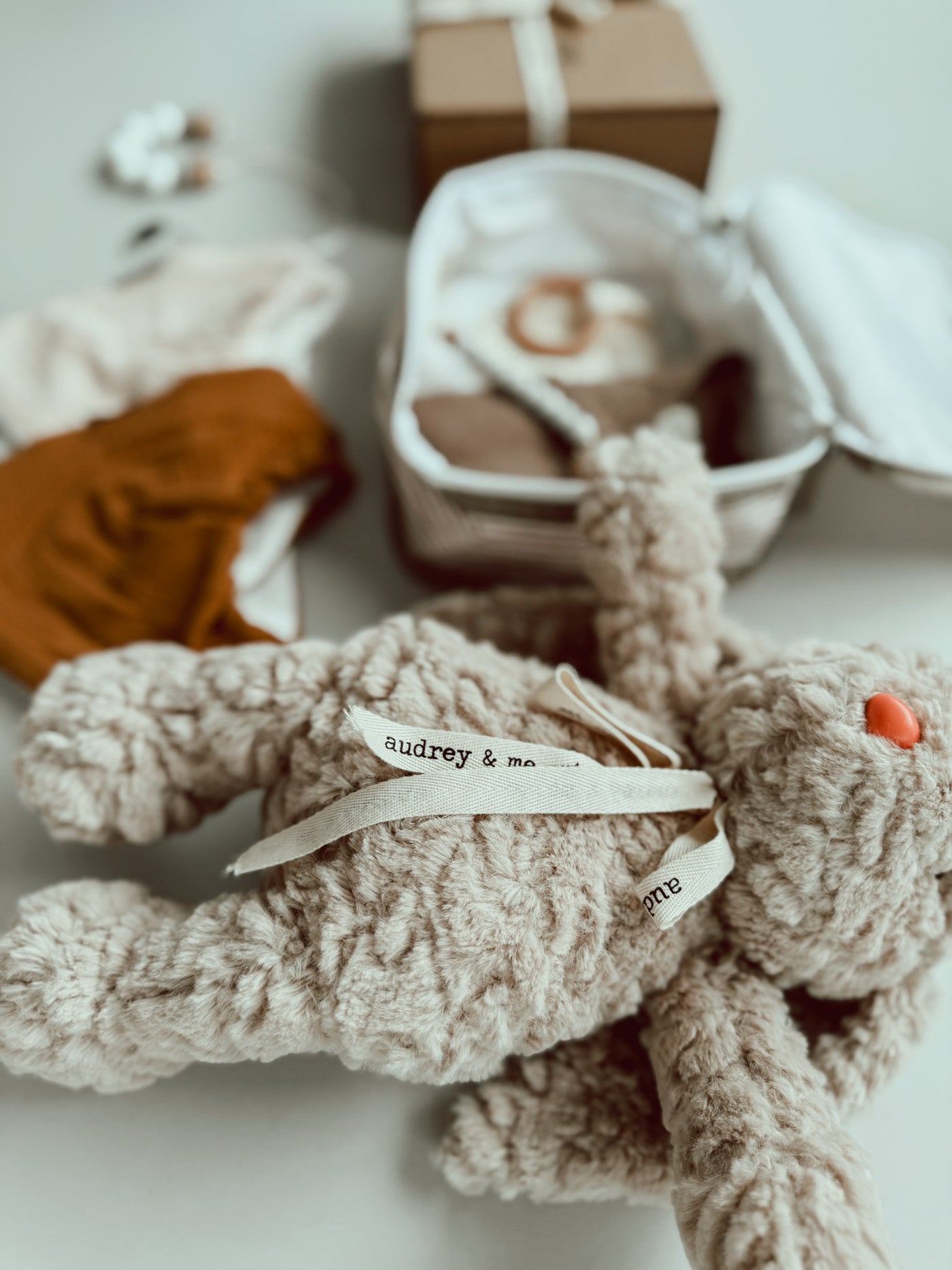 Baby Shower Gift Box - Neutral