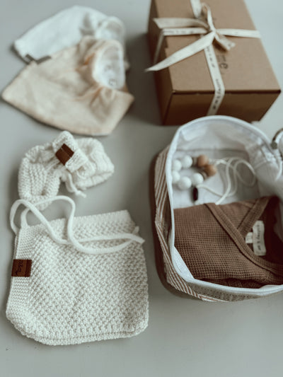 Bonnet & Booties Baby Gift Box - Neutral