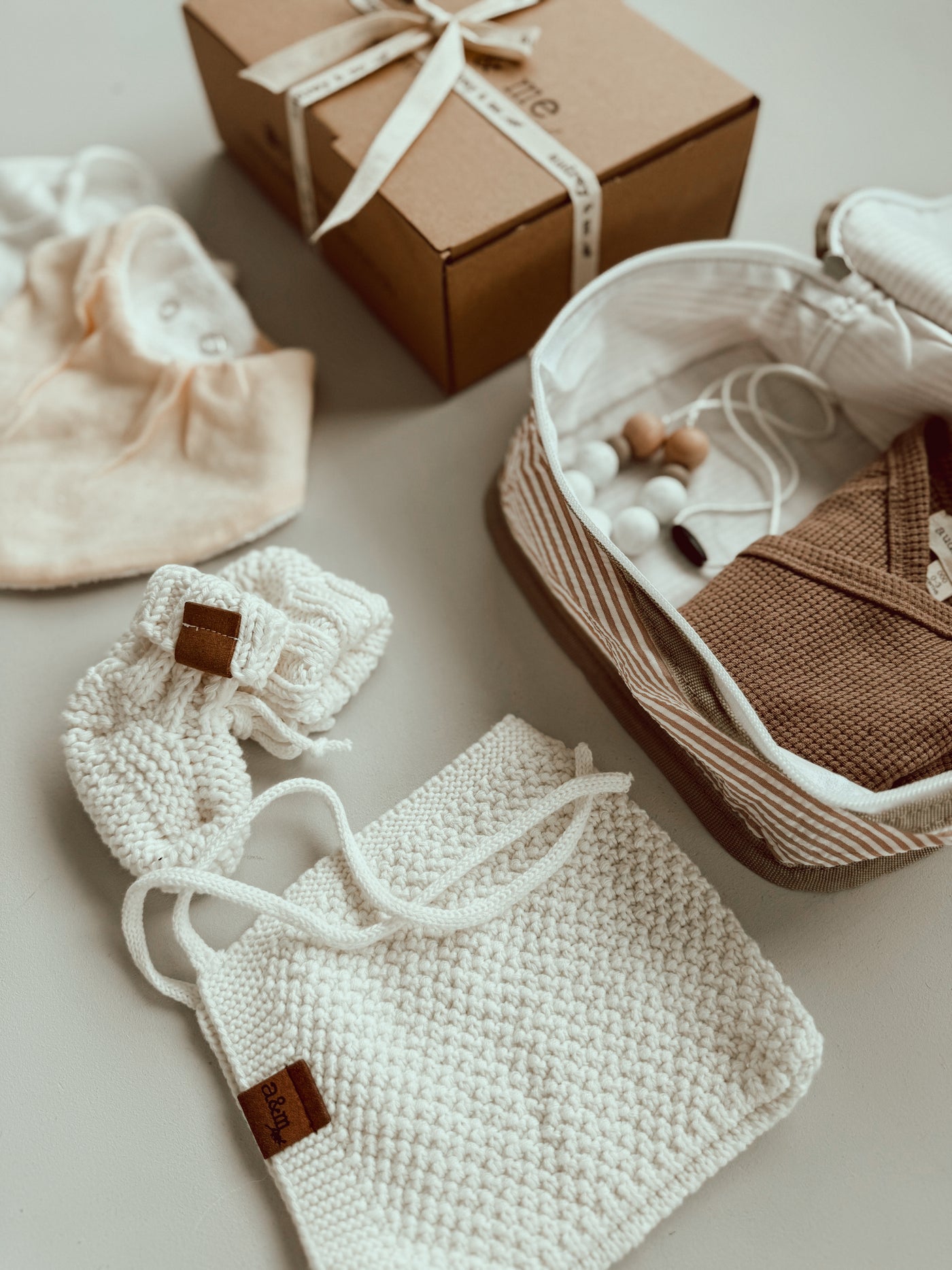 Bonnet & Booties Baby Gift Box - Neutral