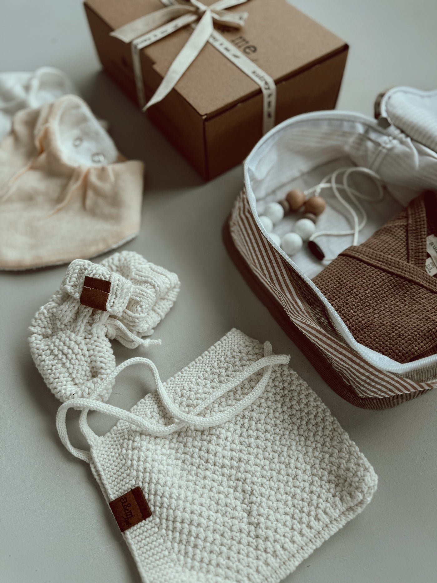 Bonnet & Booties Baby Gift Box - Neutral