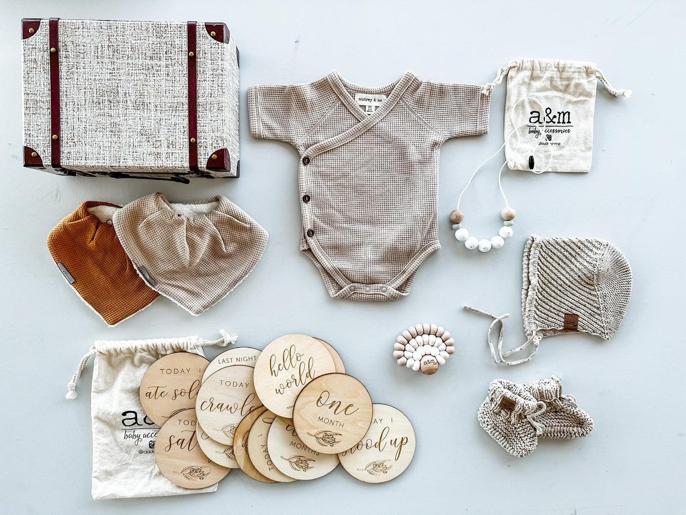 Bonnet & Booties Baby Gift Box - Neutral