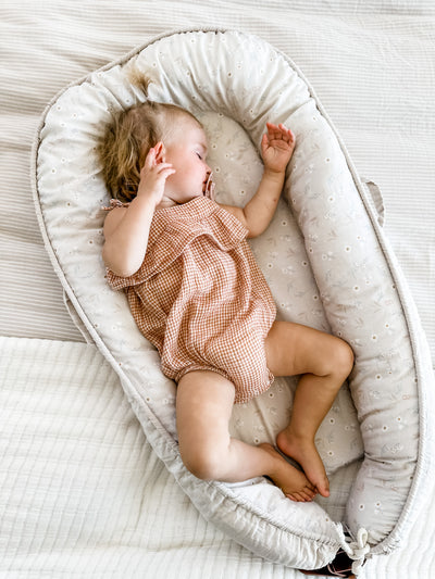 Baby Nest - Subtle Daisy Linen & Sand - Audrey & Me