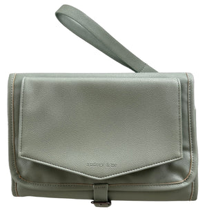 The Adapt Change Clutch - Sage - Audrey & Me