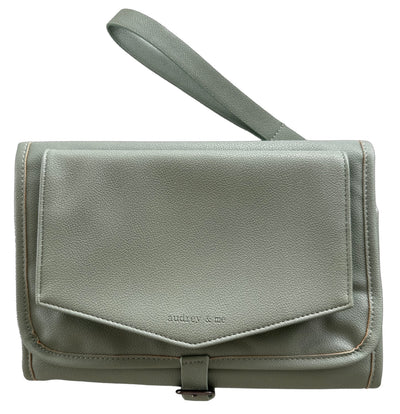 The Adapt Change Clutch - Sage - Audrey & Me