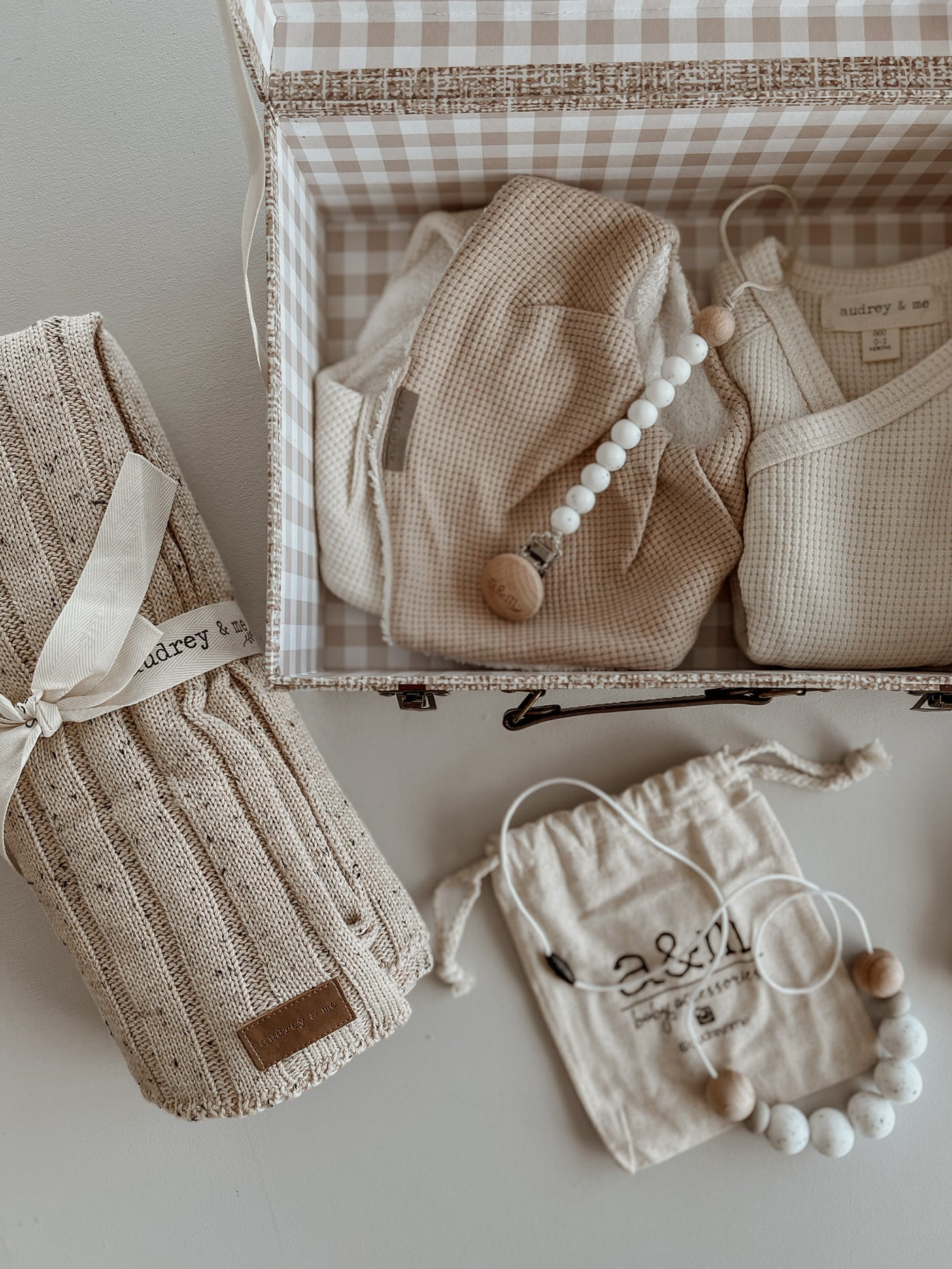 Knit Blanket Gift Box - Neutral - Audrey & Me