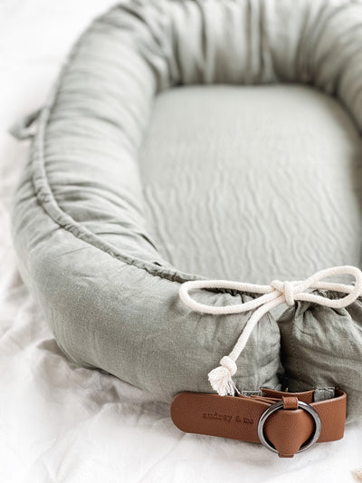 Baby Nest - Sage Linen (Very Early Jan)