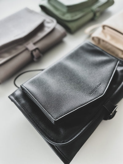 The Adapt Change Clutch - Black - Audrey & Me